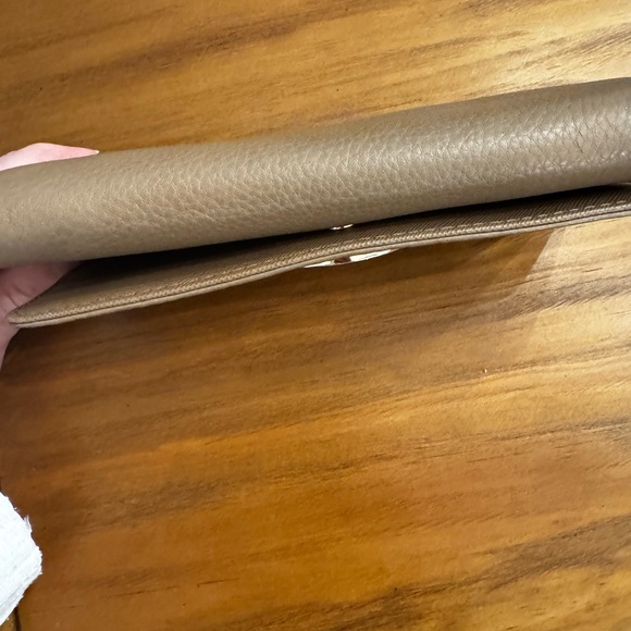 Michael Kors Fulton Tan & Gold Leather Wallet - Picture 3 of 13